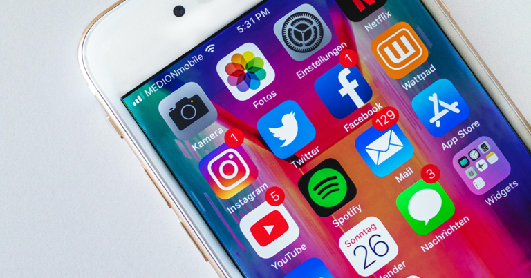 custom social networks in Kadence